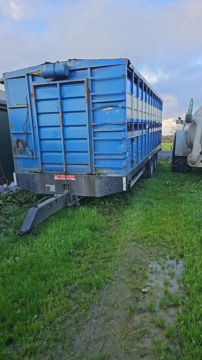 Cattle trailer - Image 1