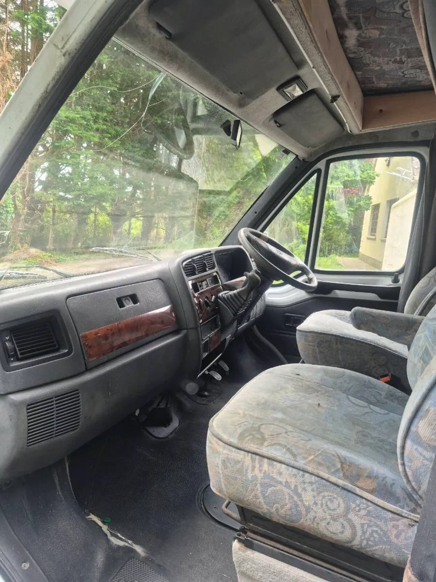 Camper van - Image 3