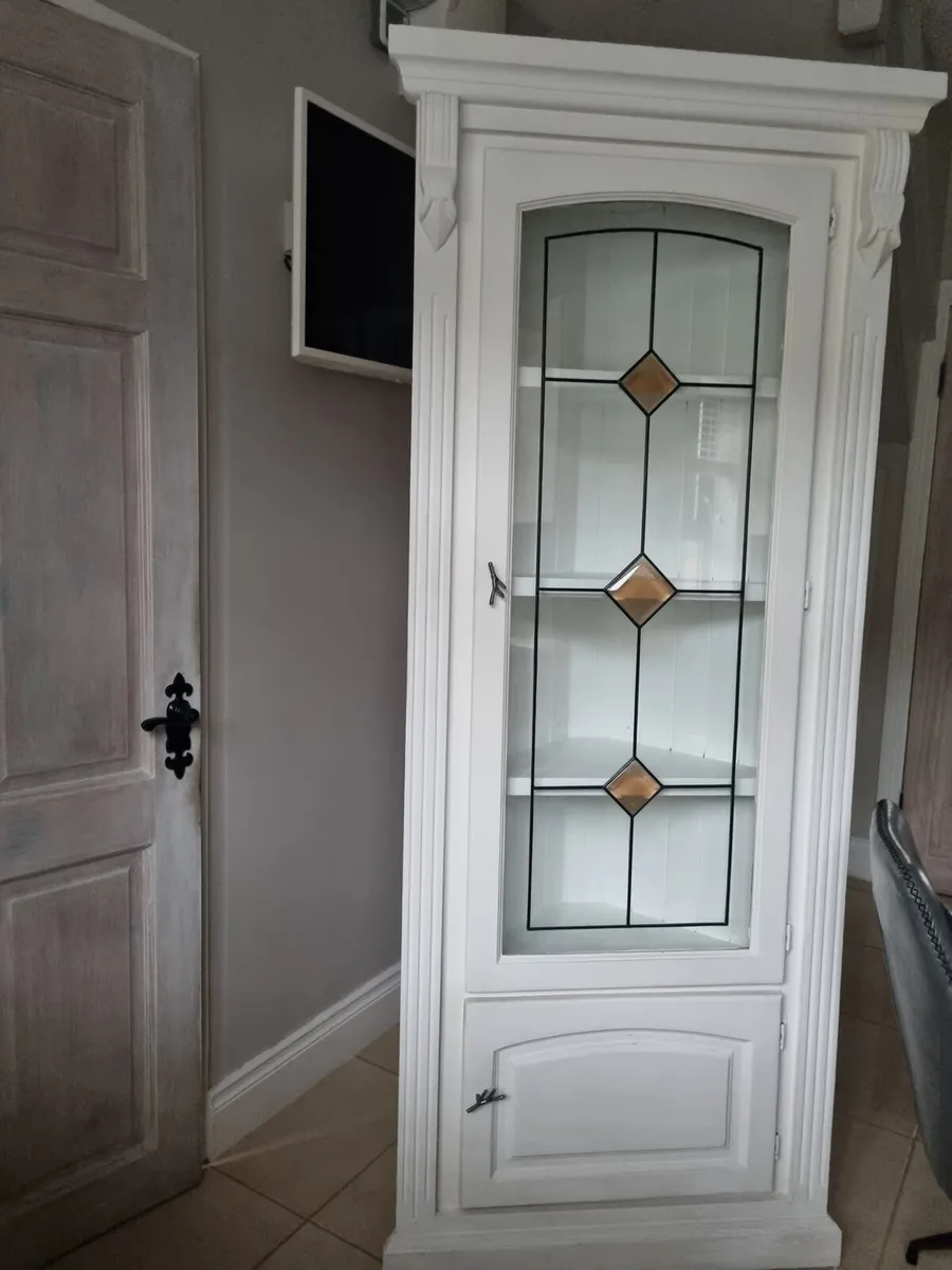 Corner Cabinet - Image 1