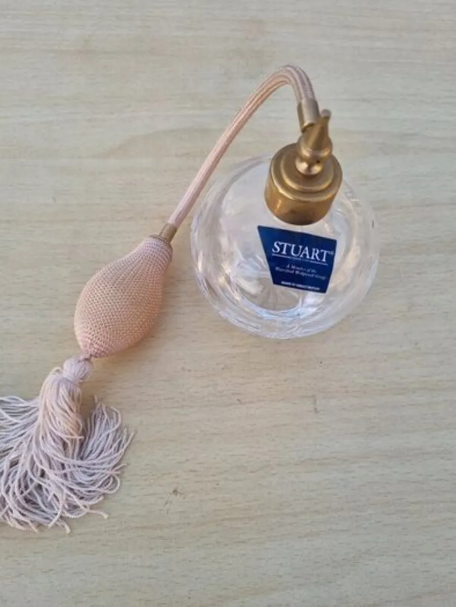 Stuart crystal perfume bottle with atomizer - Image 2