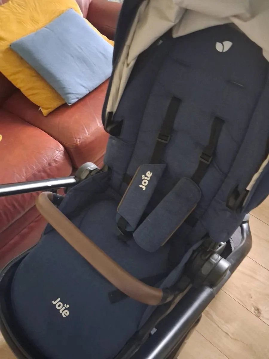 Joie Versatrax Buggy with Carrycot - Image 2