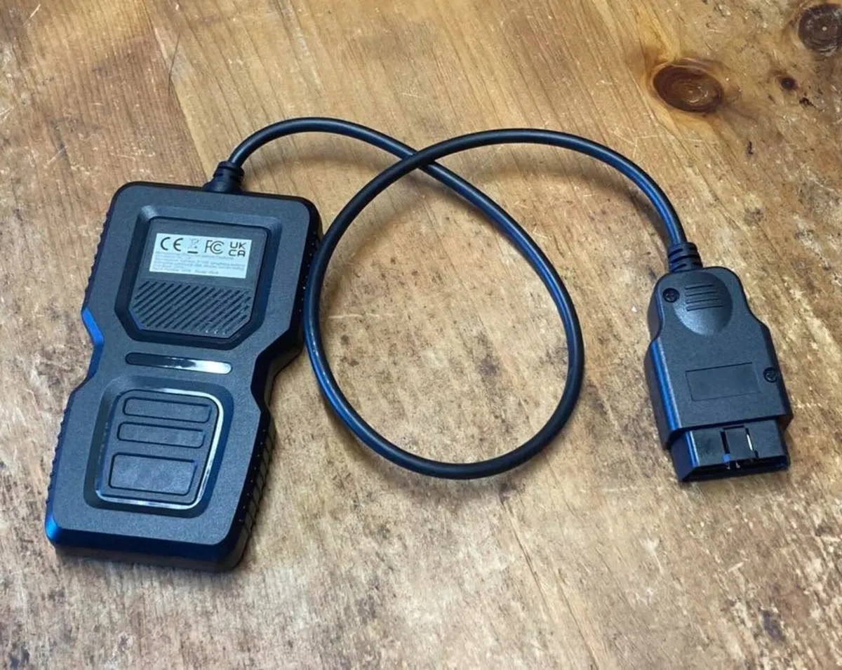 Professional OBDII/EOBD Vehicle Diagnostic Scanner - Image 2