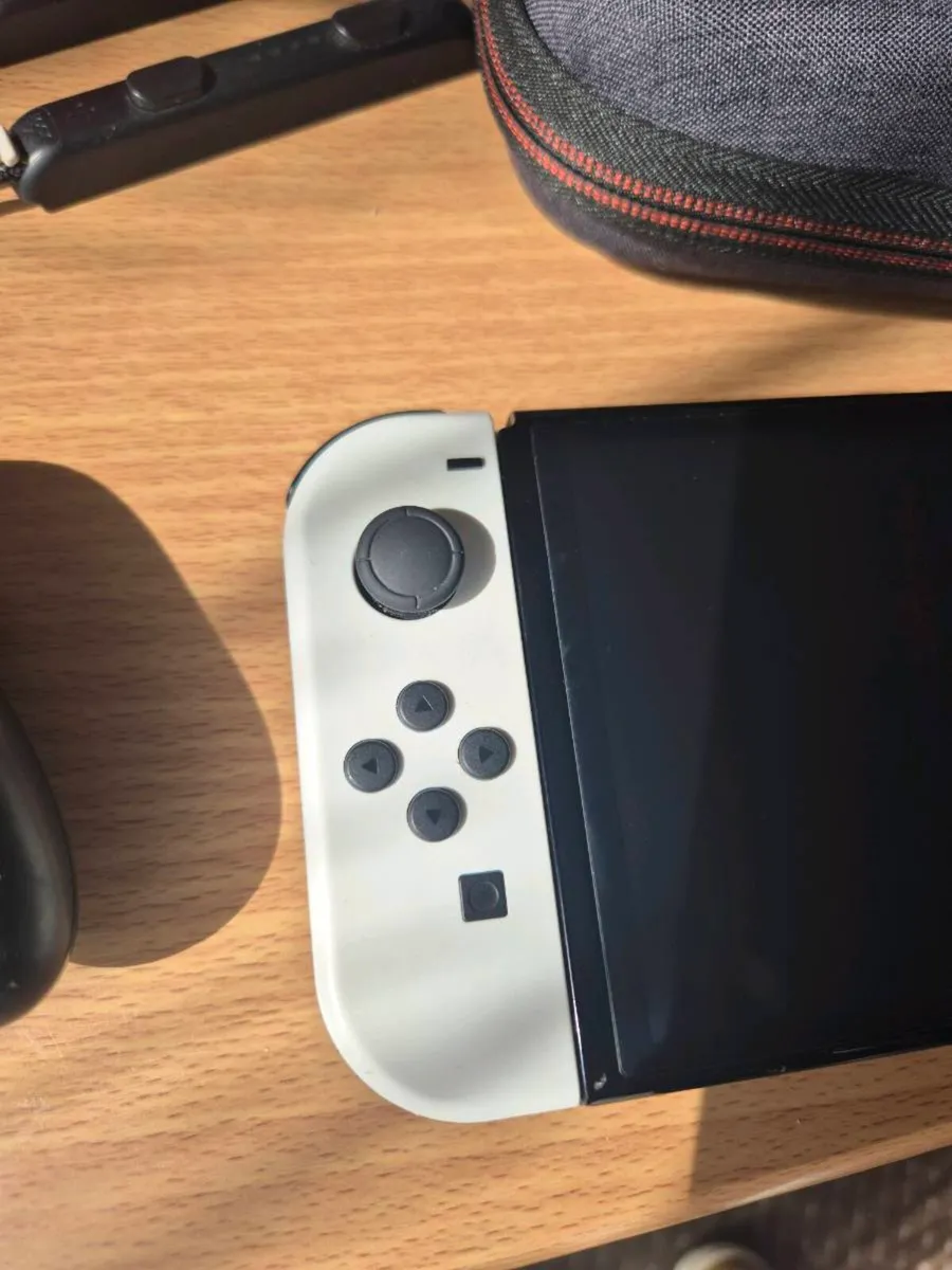 Nintendo switch Oled - Image 3
