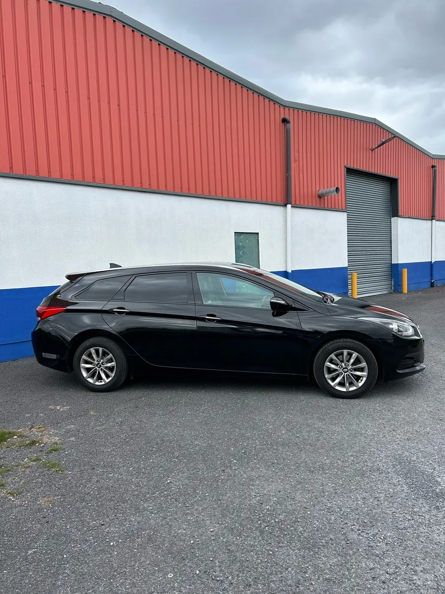 2018 Hyundai i40 Estate, 1.7 CRDI - Image 2