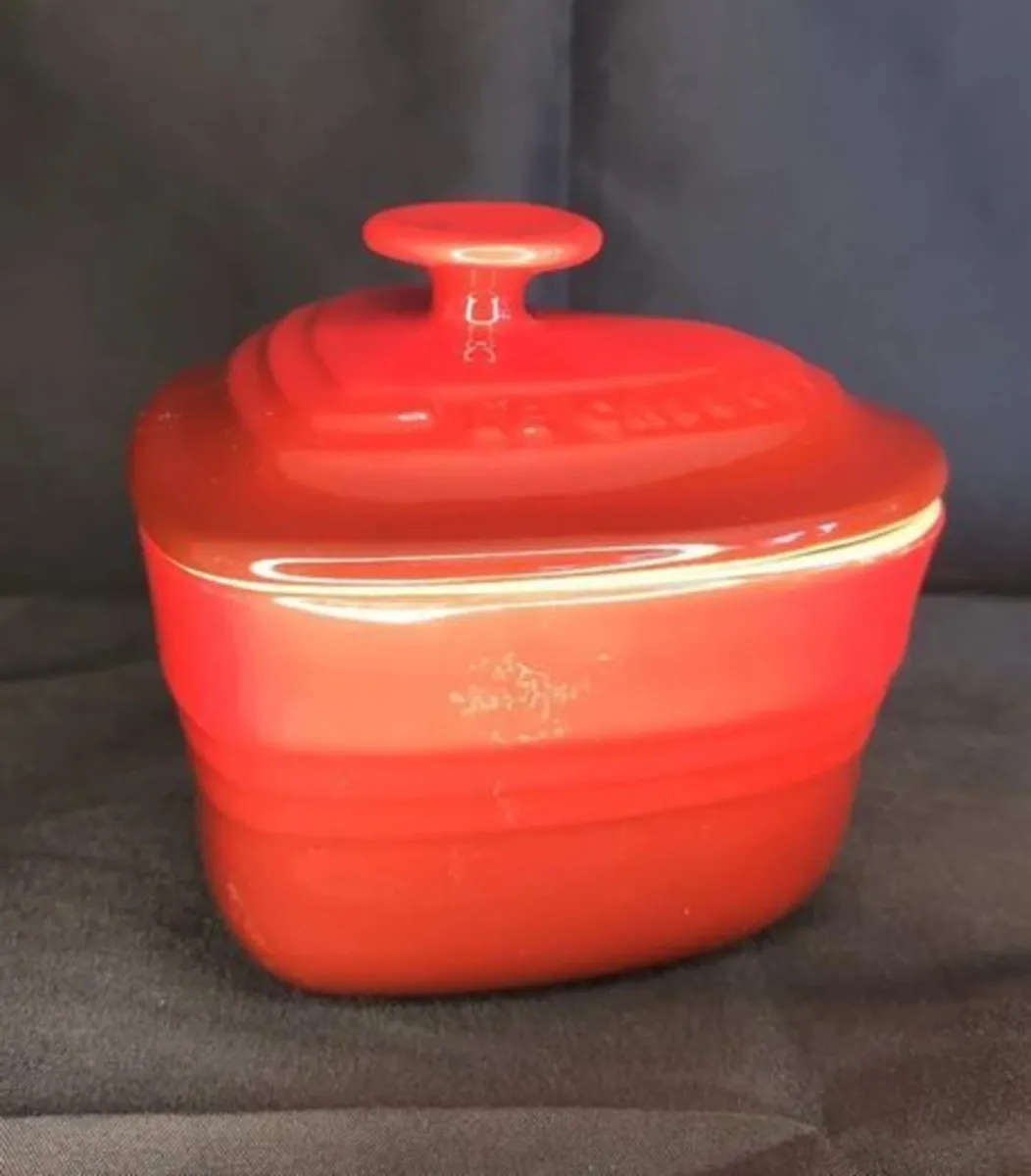 Le Creuset Heart with Lid Red - Image 1