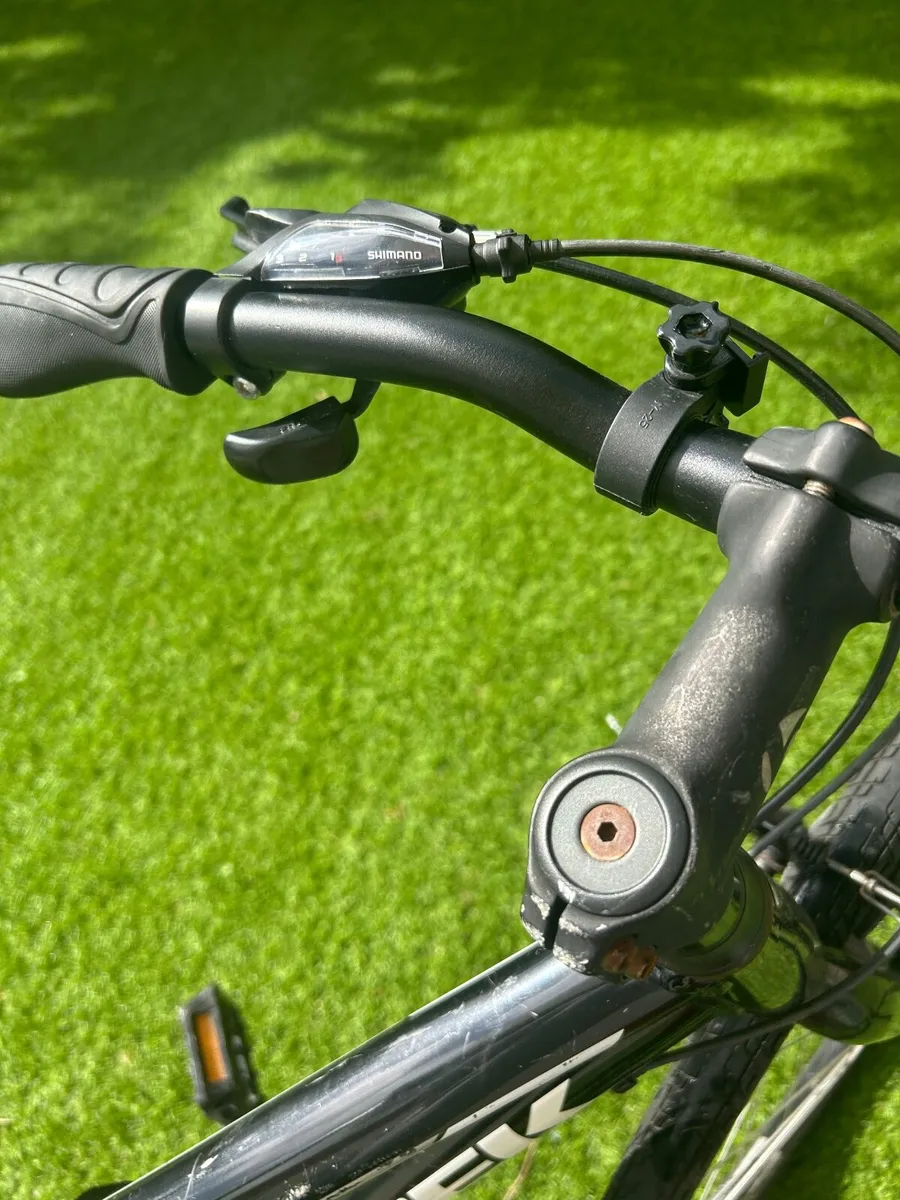 Trek Hybrid Bike – 24” Frame – Shimano Gears – Goo - Image 1