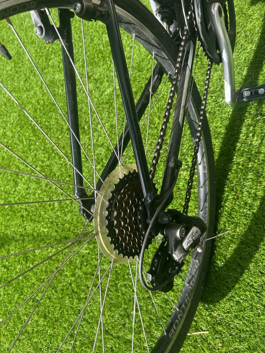 Trek Hybrid Bike – 24” Frame – Shimano Gears – Goo - Image 3