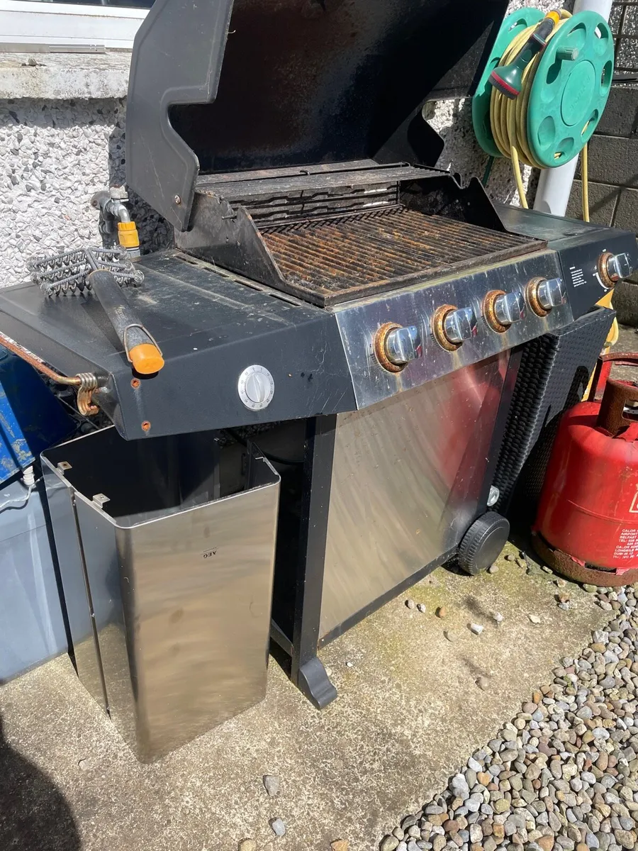 Gas BBQ - Image 2