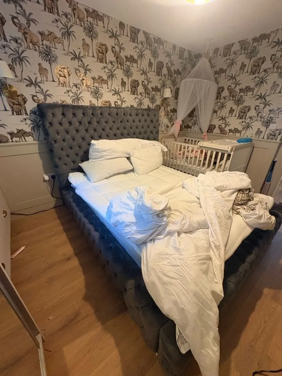 Dark grey king size bed - Image 1