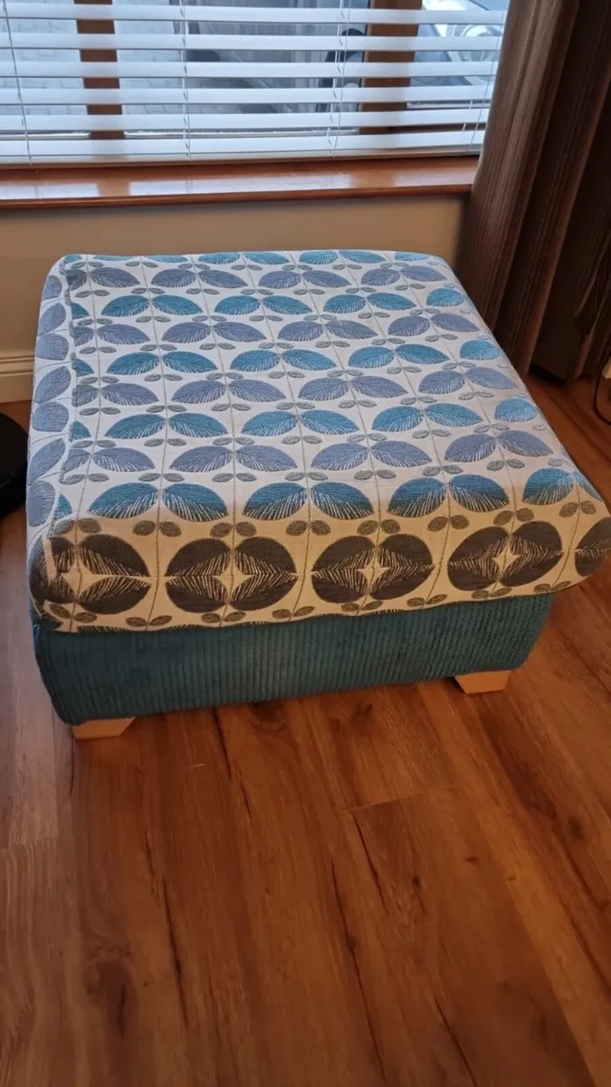 Beautiful 3 Seater & 2 Seater Sofa & footstool - Image 3