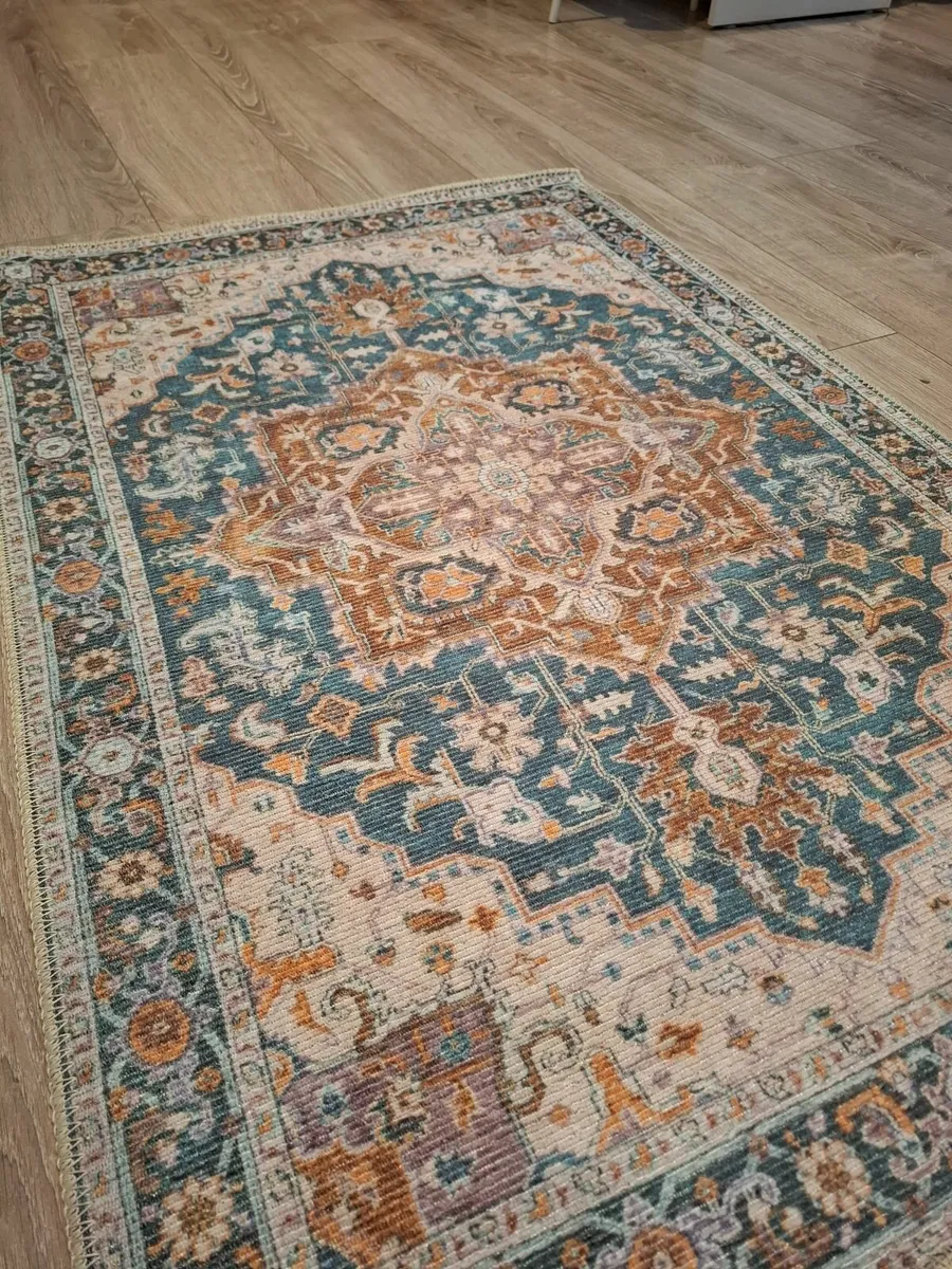 Small rustic rug - Image 1