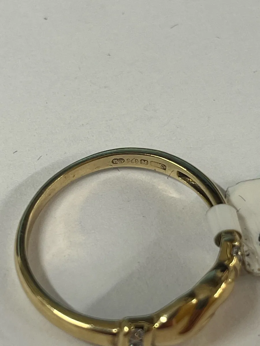 9k gold Cz ring. - Image 3