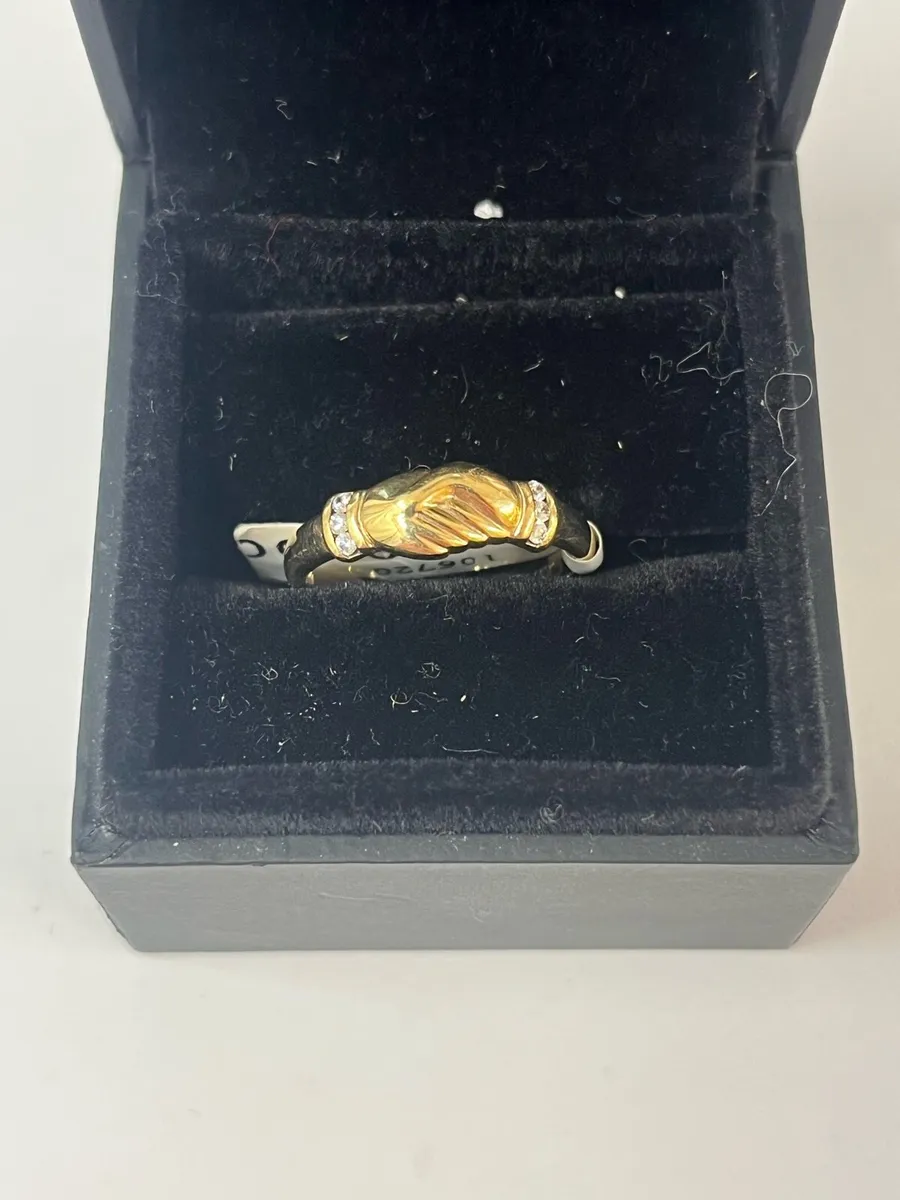 9k gold Cz ring. - Image 1