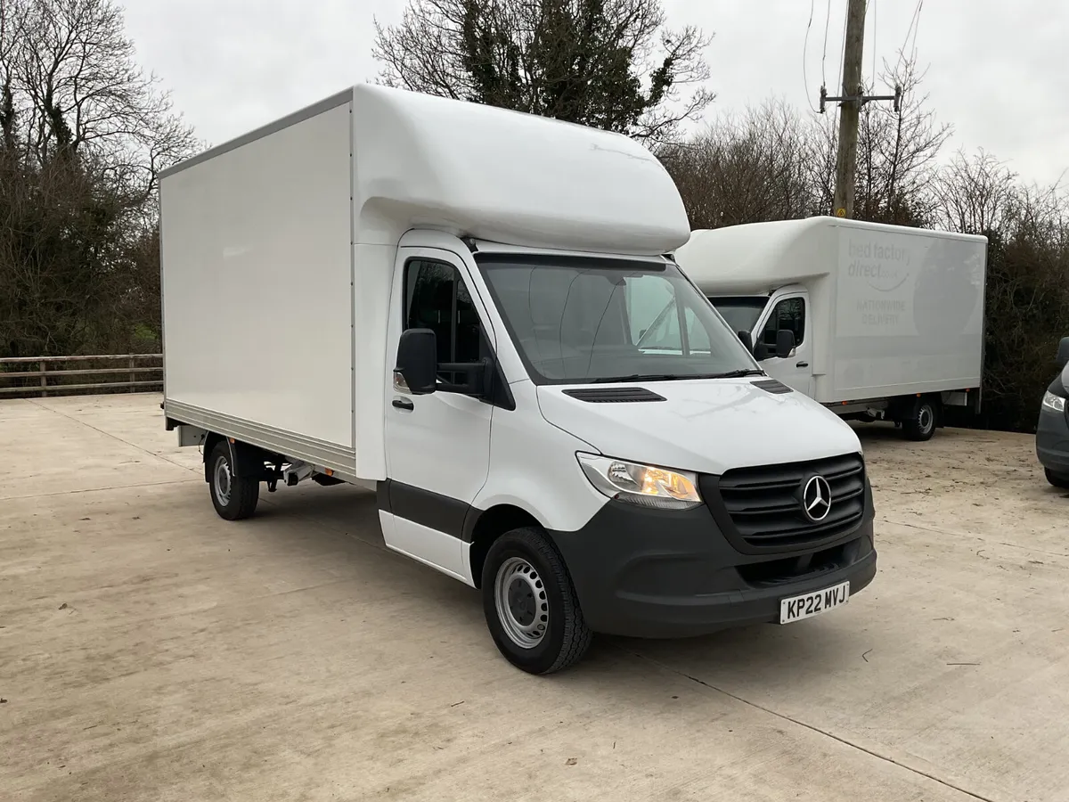 2022 Mercedes Sprinter Luton - Image 1