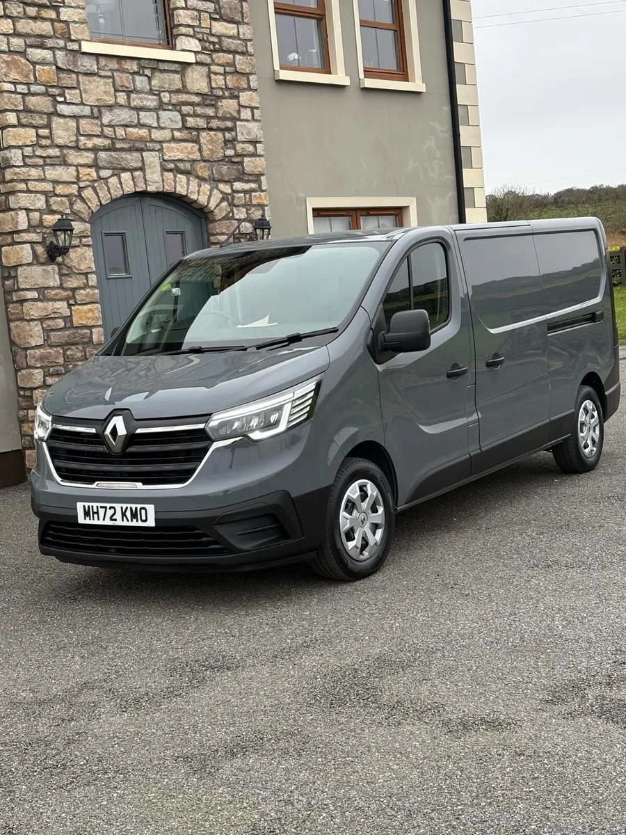 2023 Renault Traffic - Image 1