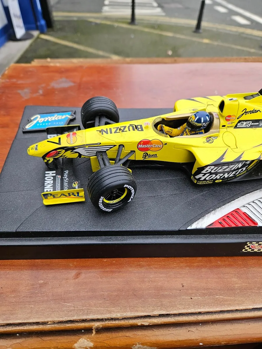 Corgi Hotwheels Formula 1 Jordan 1.18 - Image 3