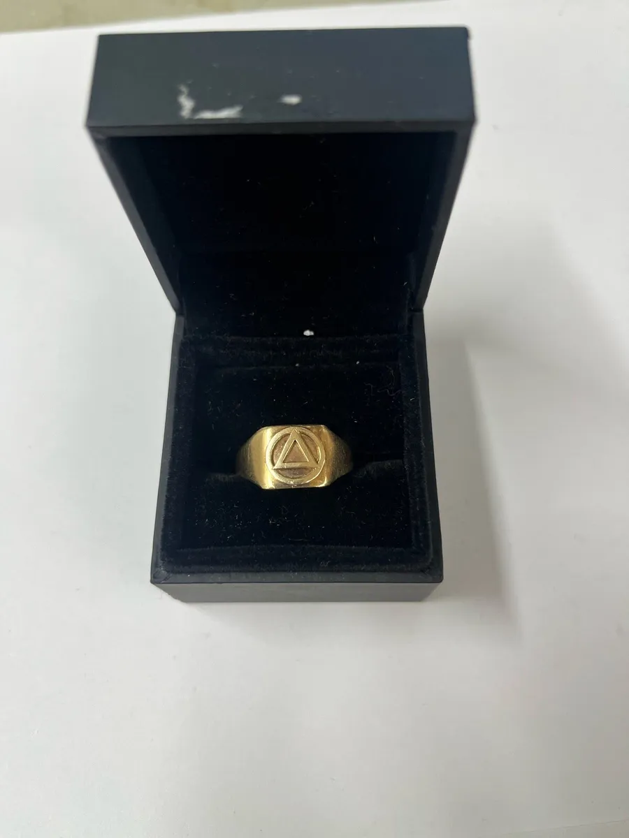 9k gold AA ring. - Image 1