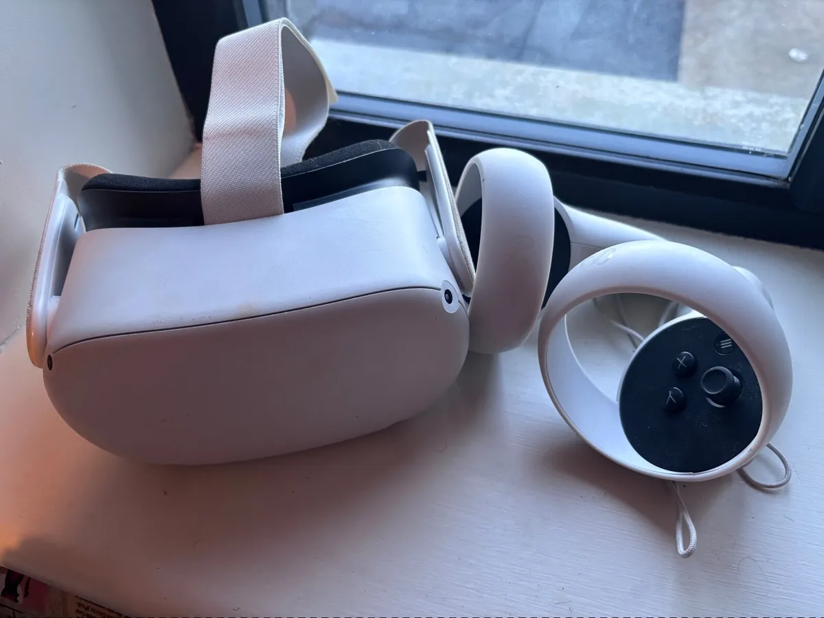 VR headset - Image 4