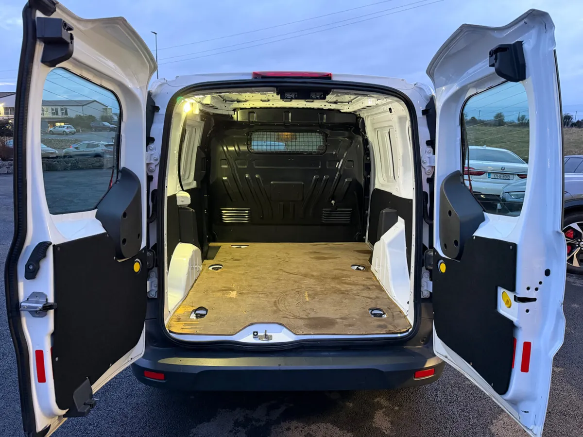Transit connect - Fresh DOE - Low mileage - Image 2