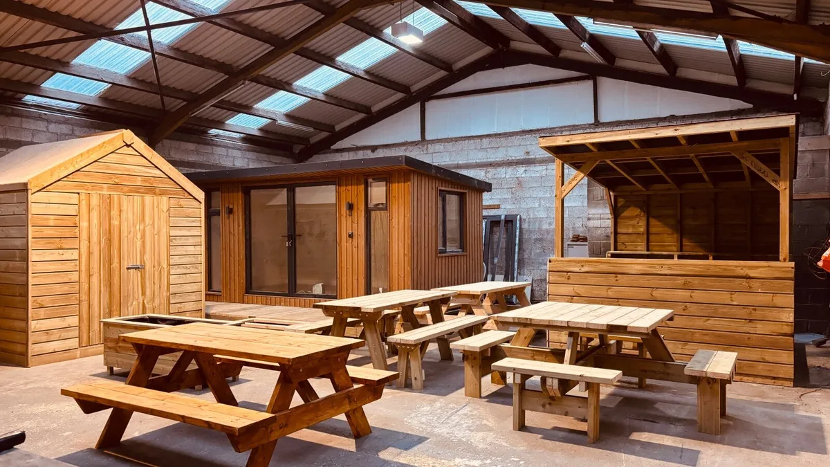 Garden Furniture and decor - Image 1