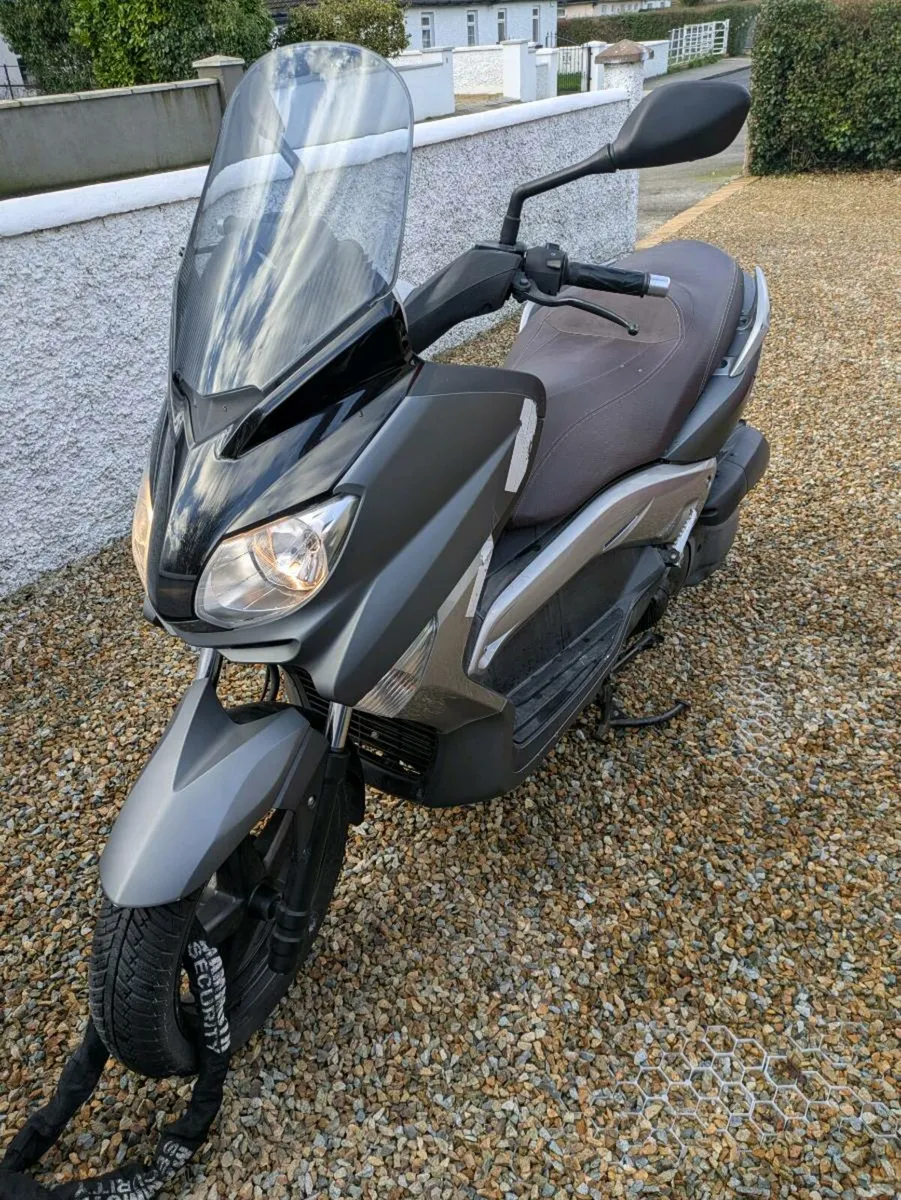 Yamaha Xmax 125 - Image 1