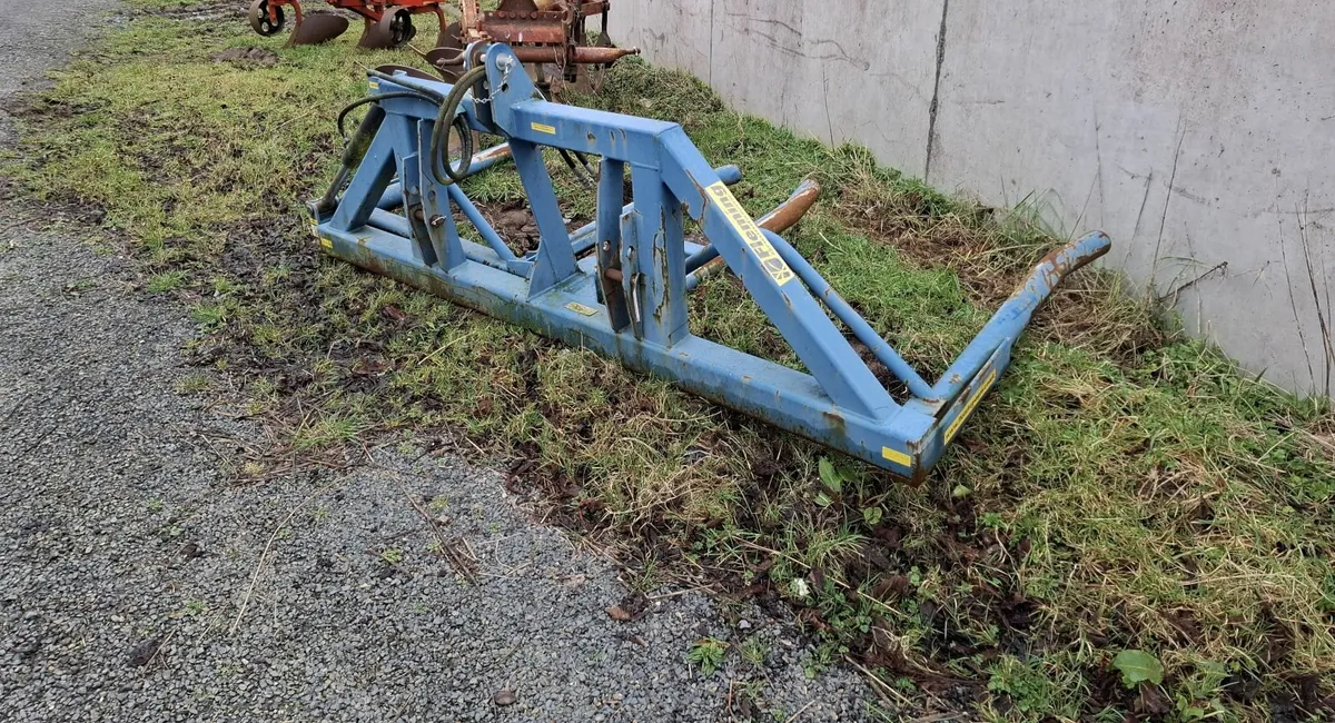 Bale Carrier - Image 1