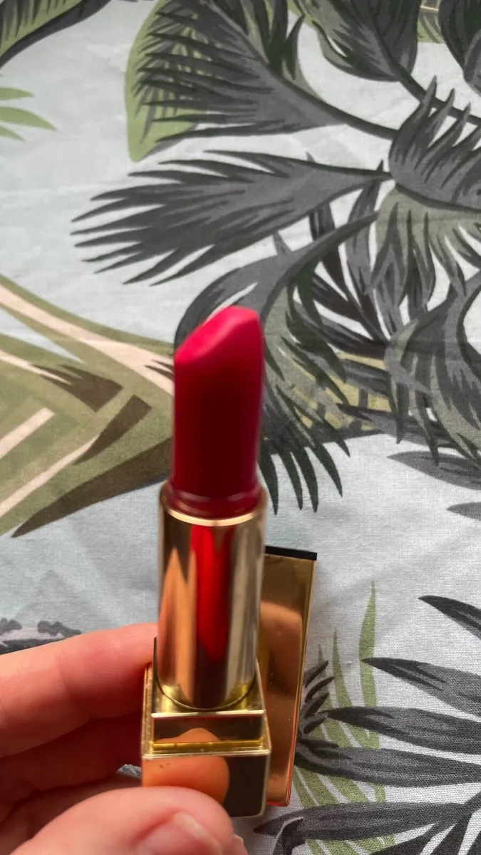 Red lipstick ysl - Image 1