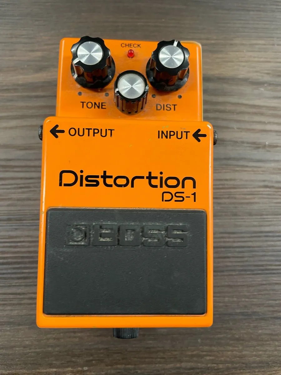 Boss distortion DS1 - Image 1