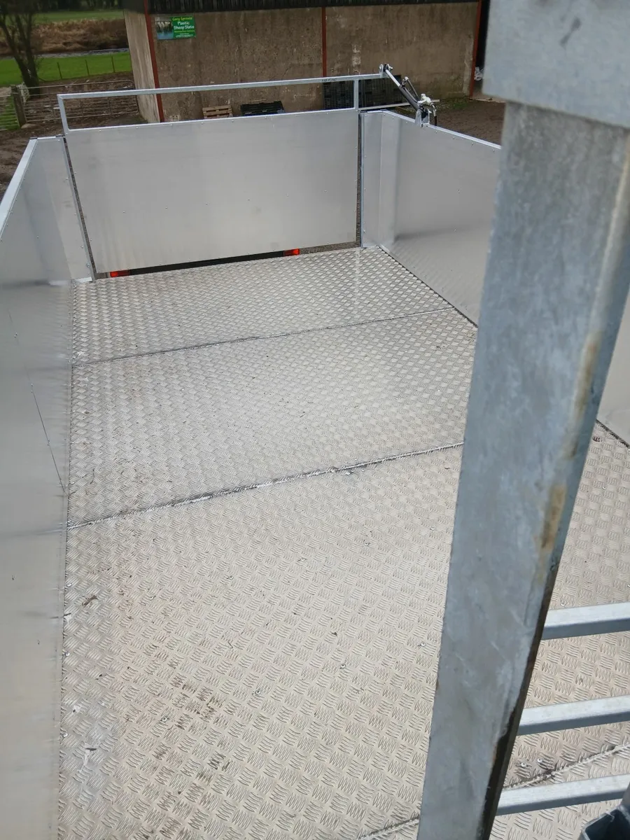 Mobile cage dipping sheep - Image 4