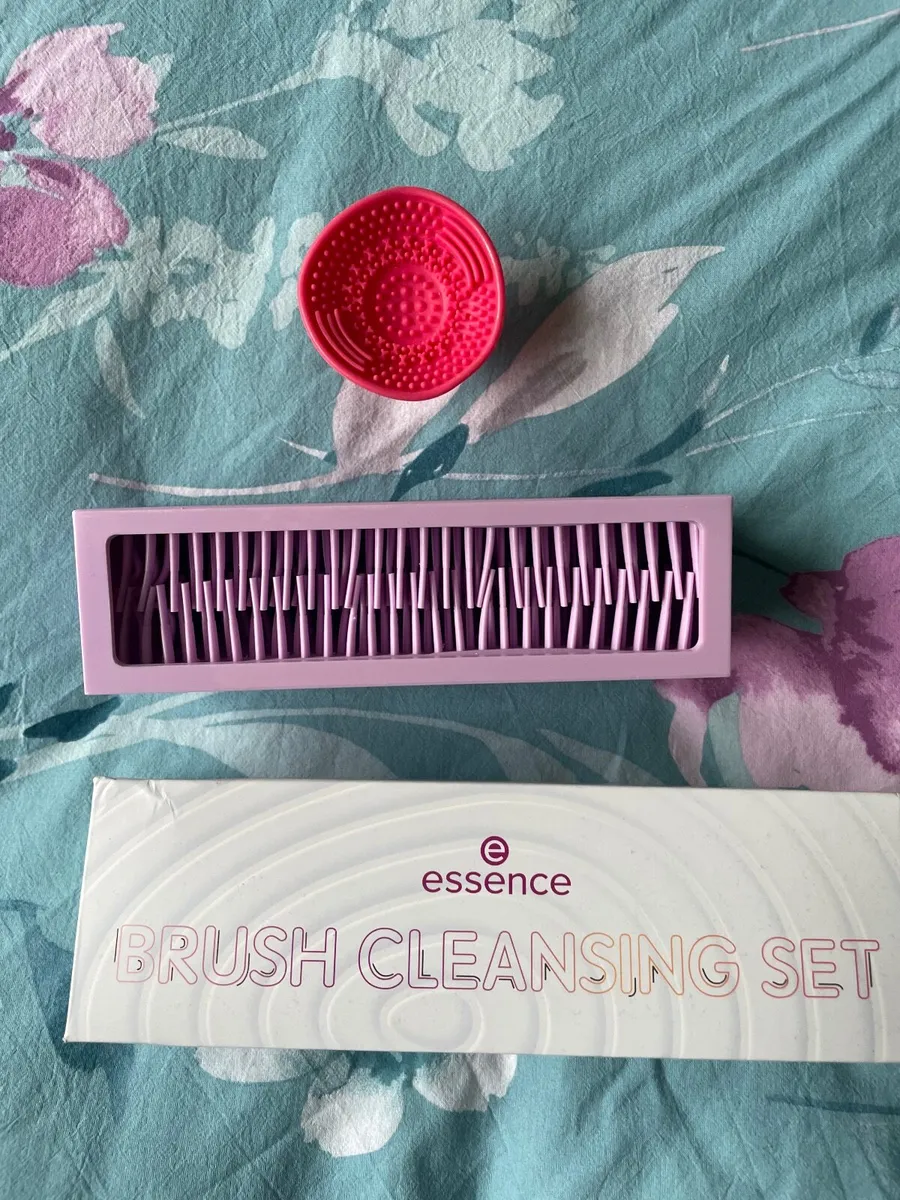 New essense brush cleaner - Image 1