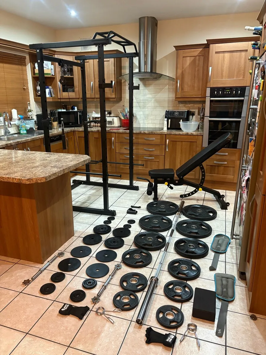 FANTASTIC GYM WEIGHTLIFTING FULL SET!!!! - Image 1