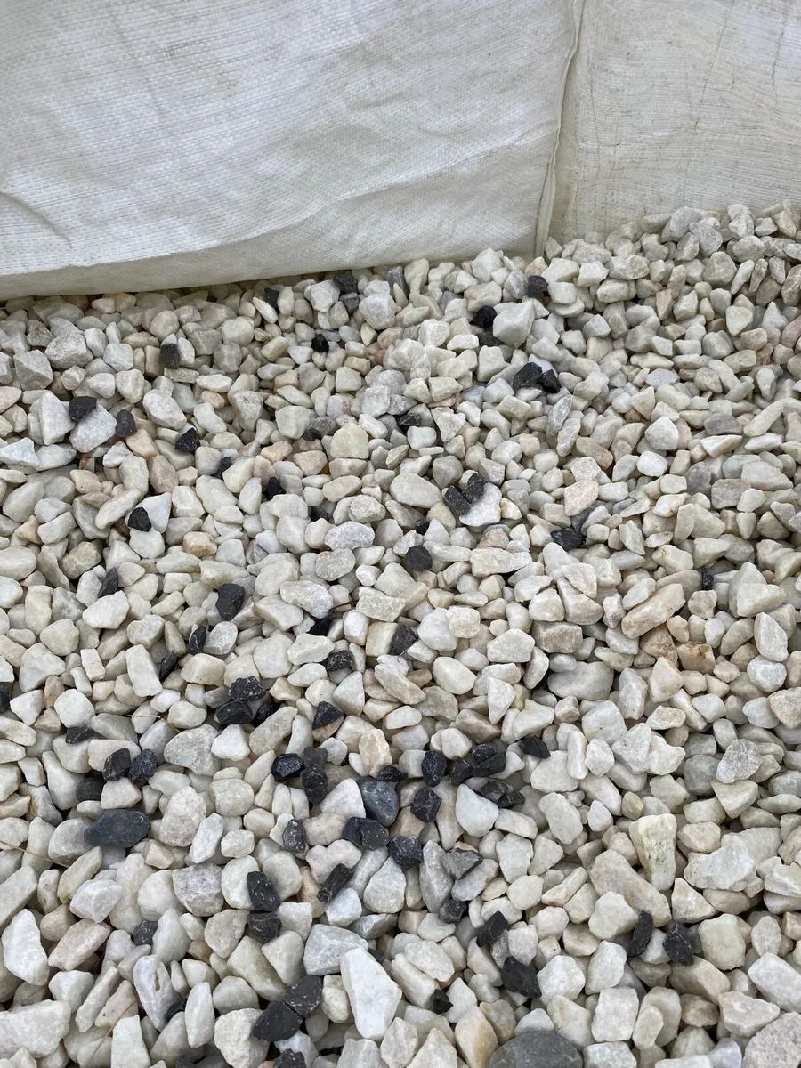 Tonne bags of stone - Image 1