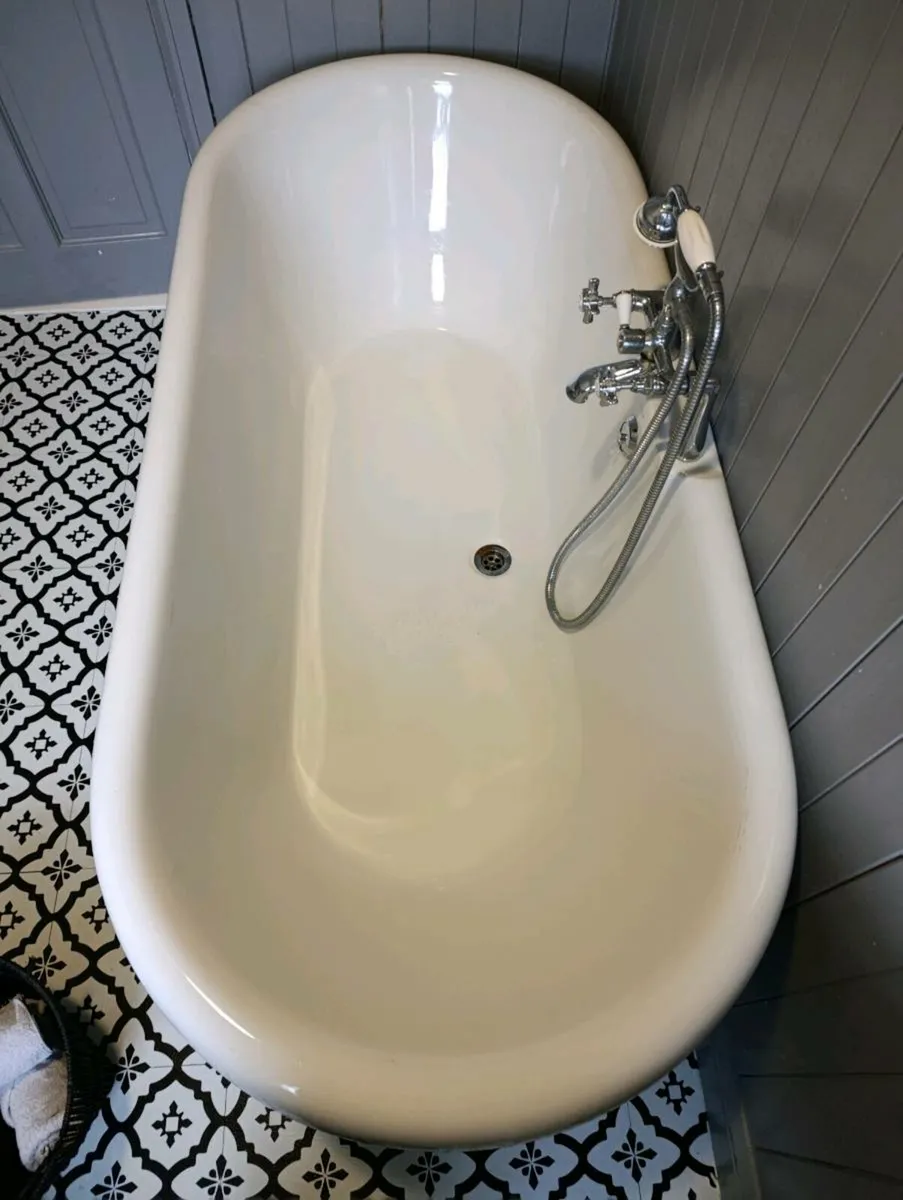 Bathroom suit - Image 2