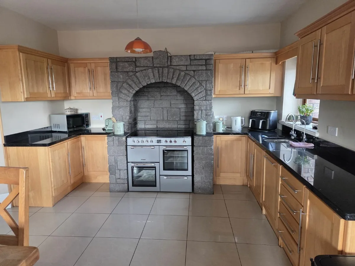 Kitchen and granite worktop - Image 4