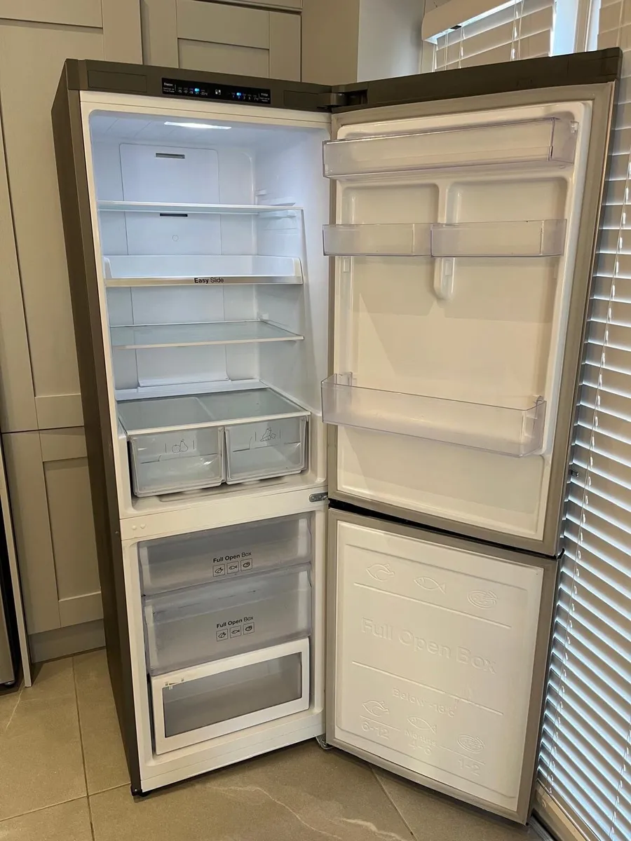 Samsung frost free fridge freezer - Image 3