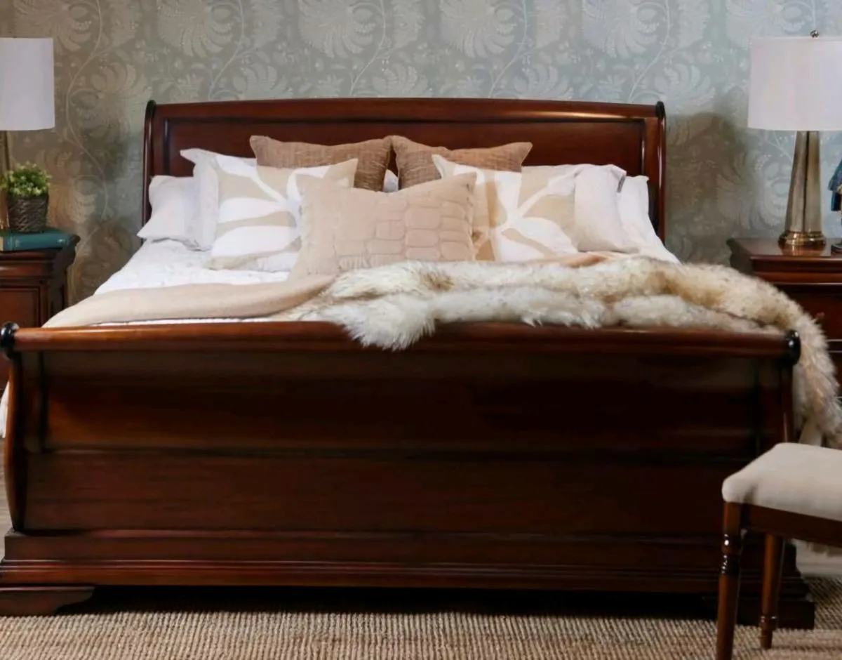 Mahogany sleigh bed