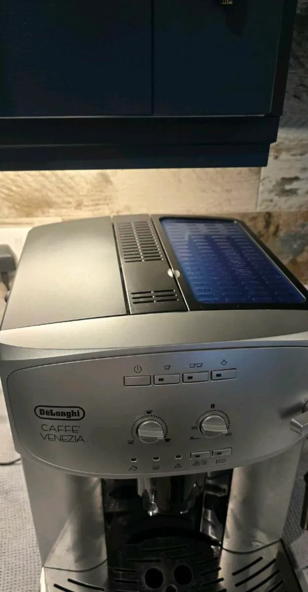 Delonghi Coffee machine - Image 3