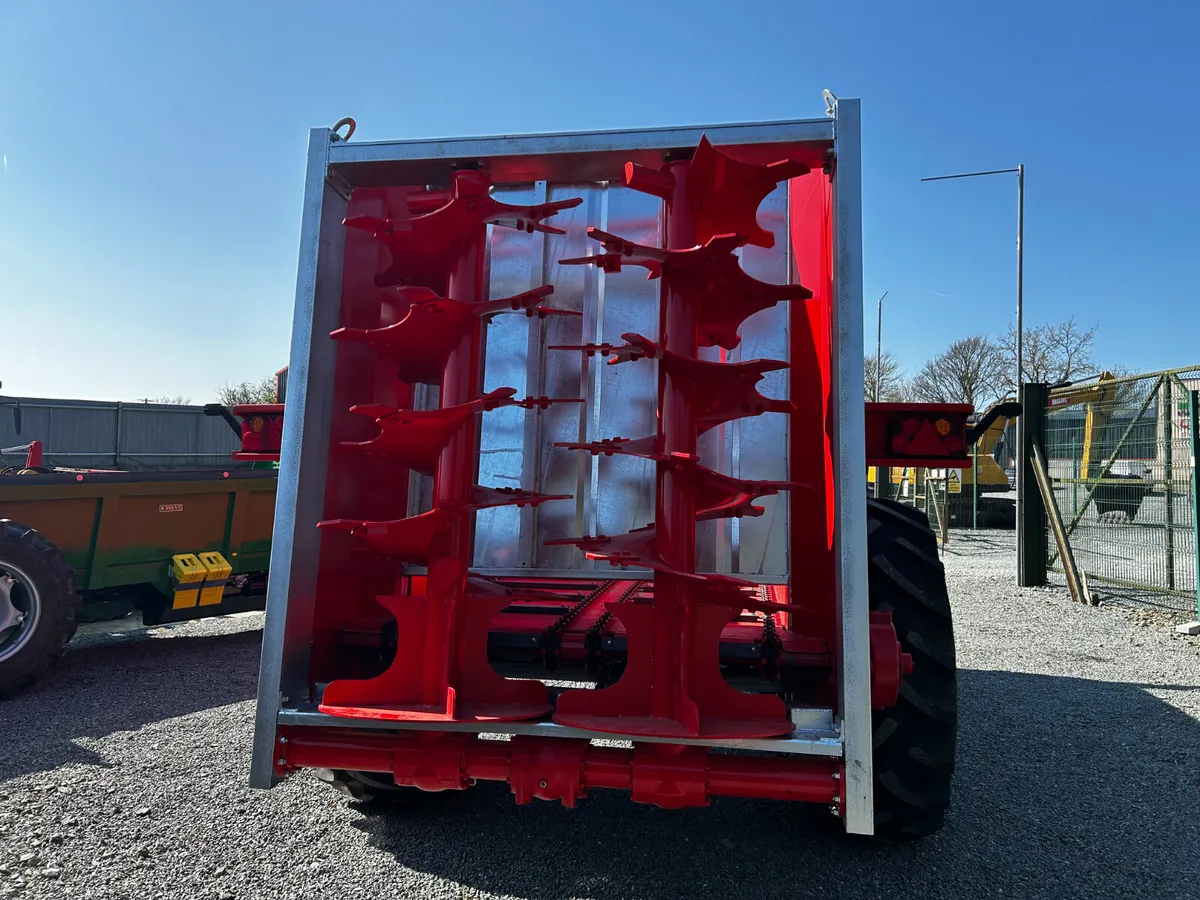 Rear Discharge Spreader - Image 2