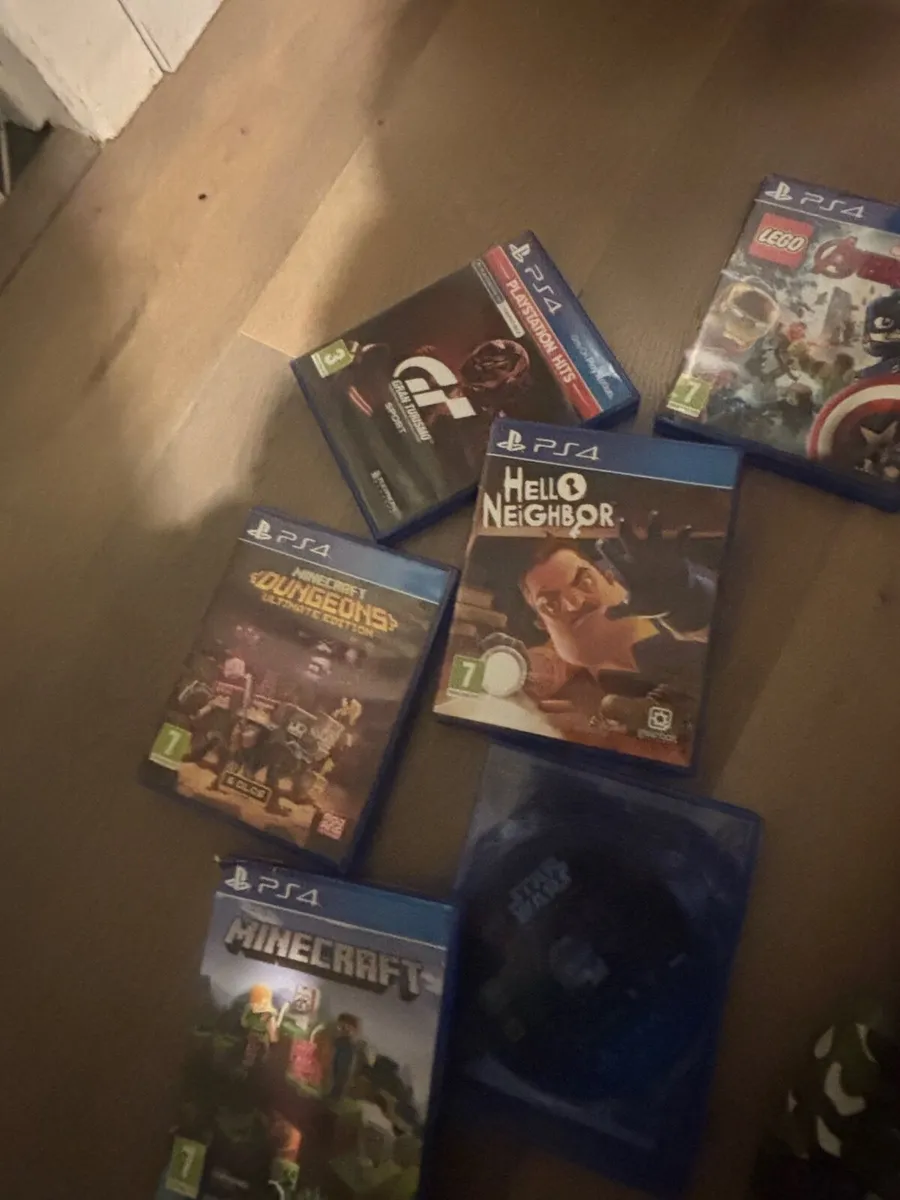 PS44 with 2 controllers, 6 games - Image 4