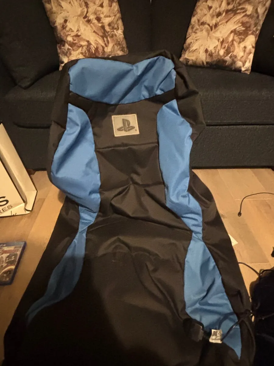 PS44 with 2 controllers, 6 games - Image 3