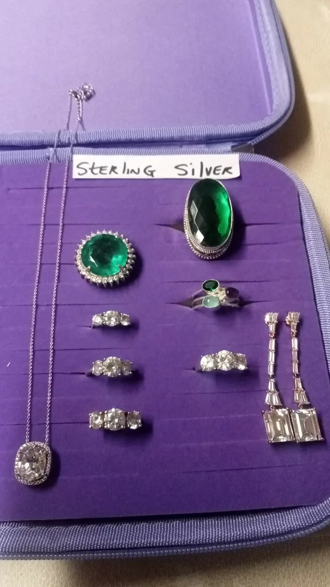 Selection of Gold and Silver Jewelry - Image 2