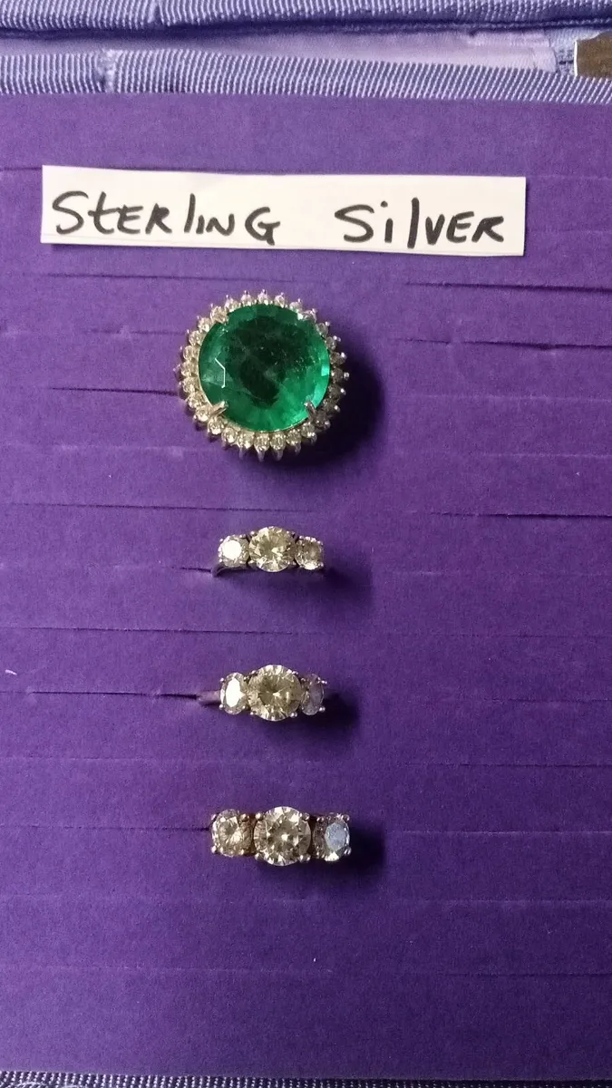 Selection of Gold and Silver Jewelry - Image 3