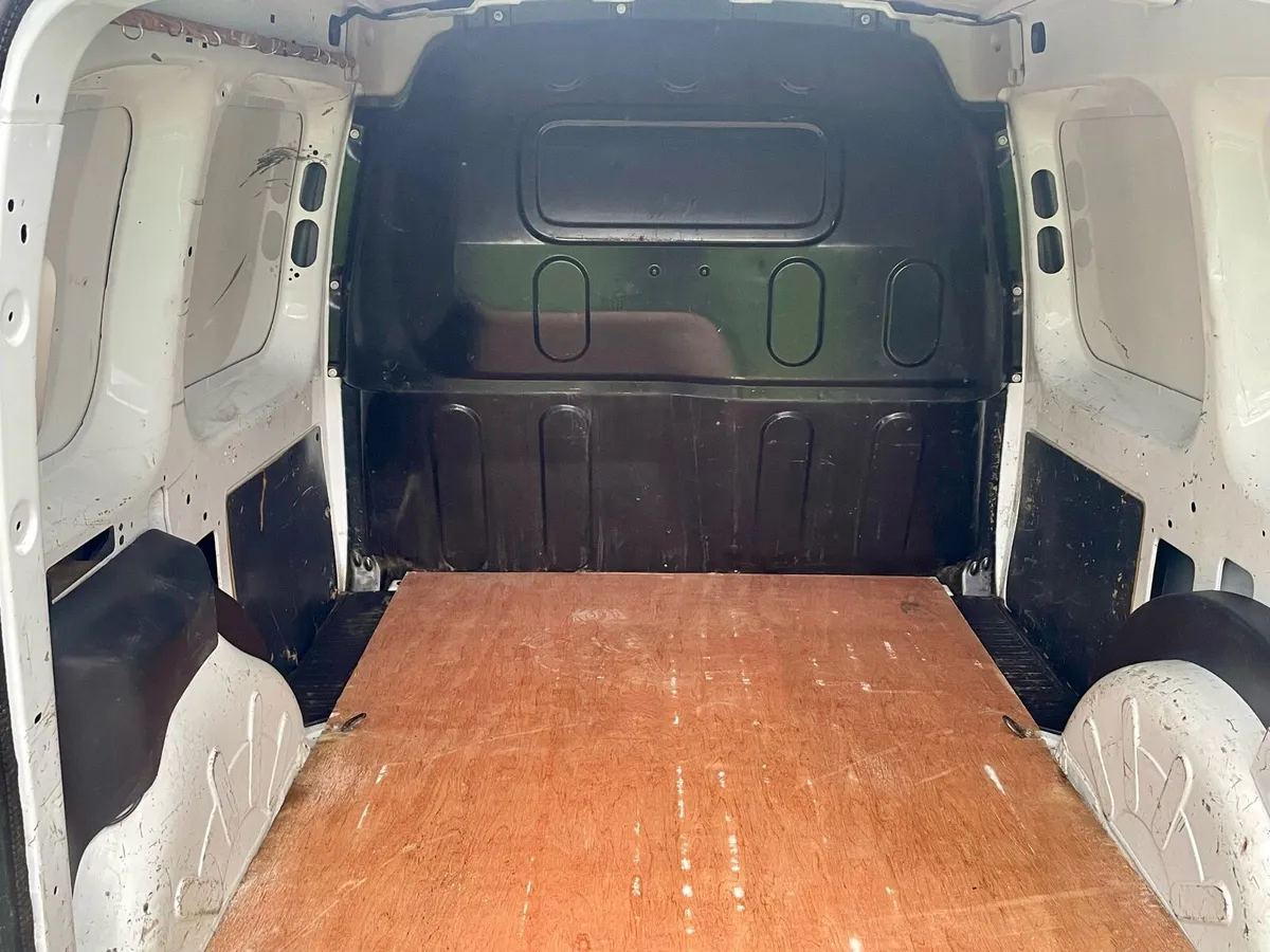 2012 Renault Kangoo *Tax and DOE* - Image 4