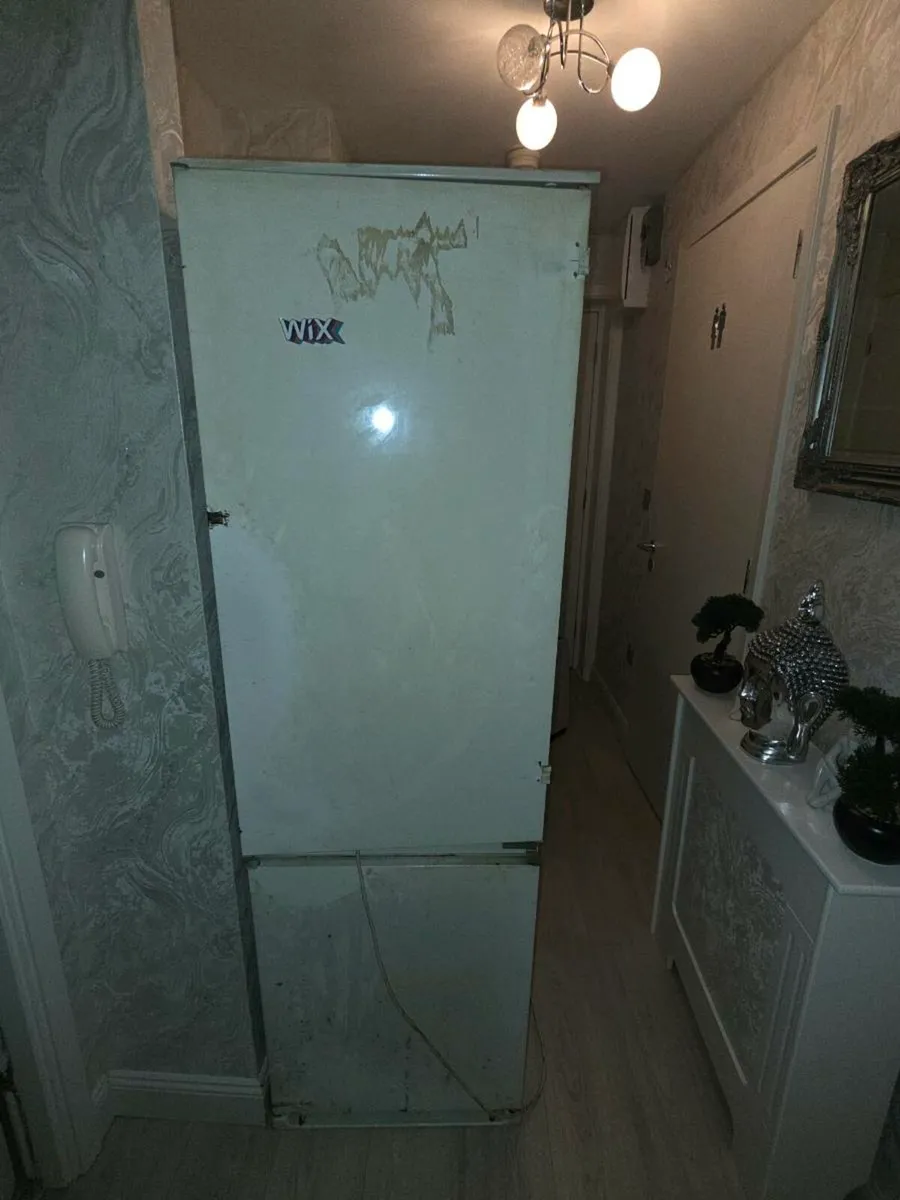 Fridge freezer - Image 2