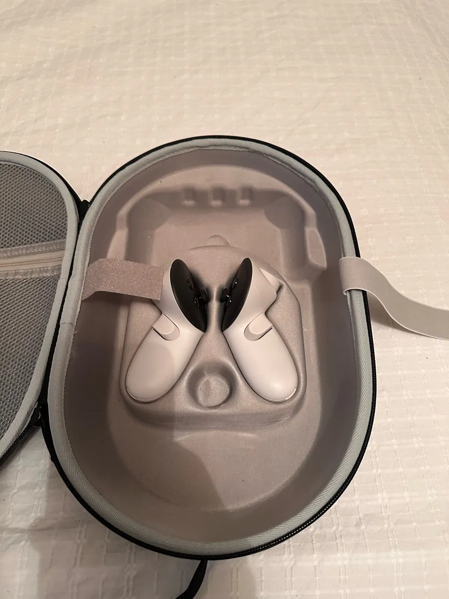 VR Meta quest 3 512gb, many games and accessories - Image 4