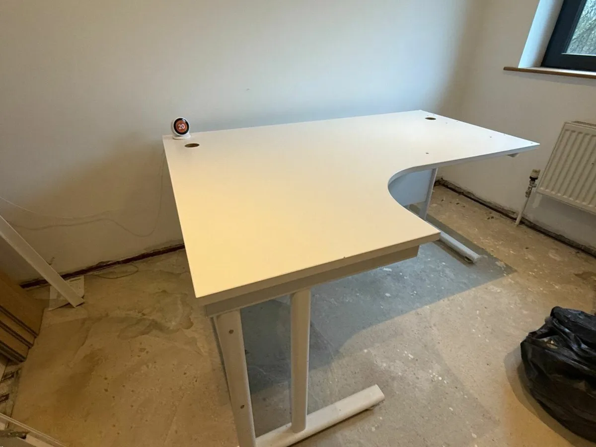 Used 1600 × 1200 L-shaped office desk. - Image 3