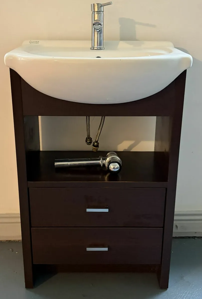 Bathroom cabinet - Image 1