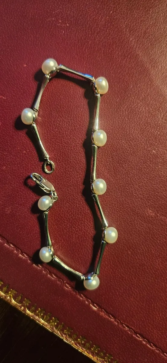 9ct White Gold & Pearl Bracelet – Original Box - Image 2