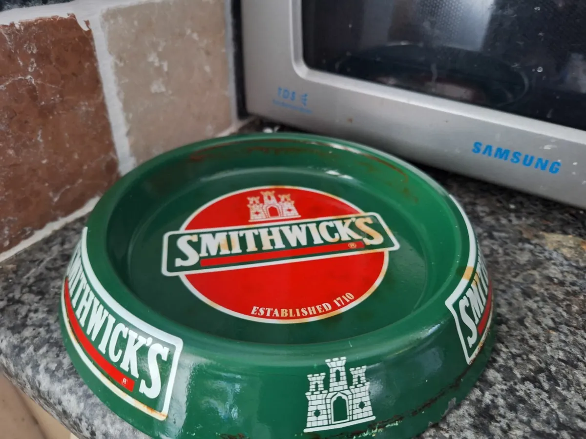Vintage Smithwicks pub ashtray - Image 1