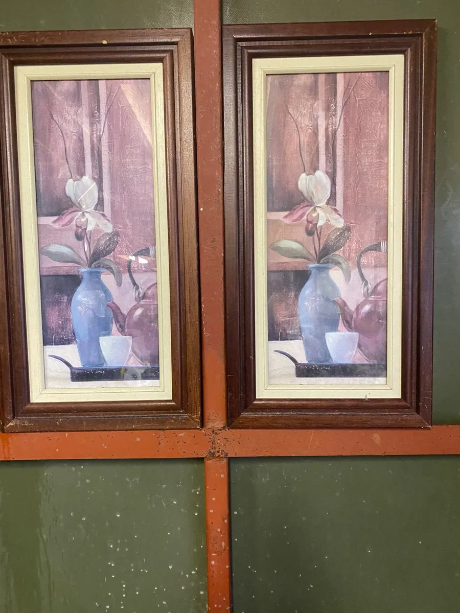 Pair of pictures - Image 1